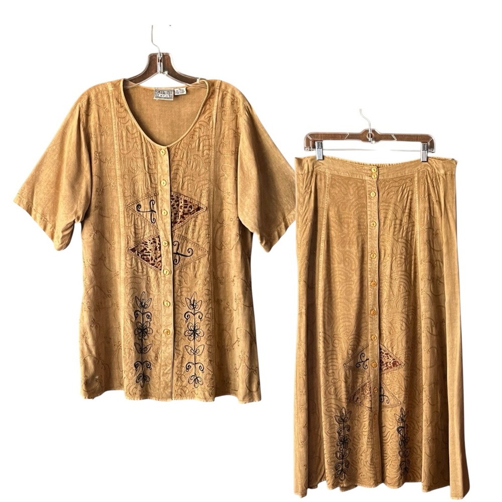 Vtg. SPEEDLIMIT MPH 100% Rayon Shirt and button down skirt. Size XL & medium.